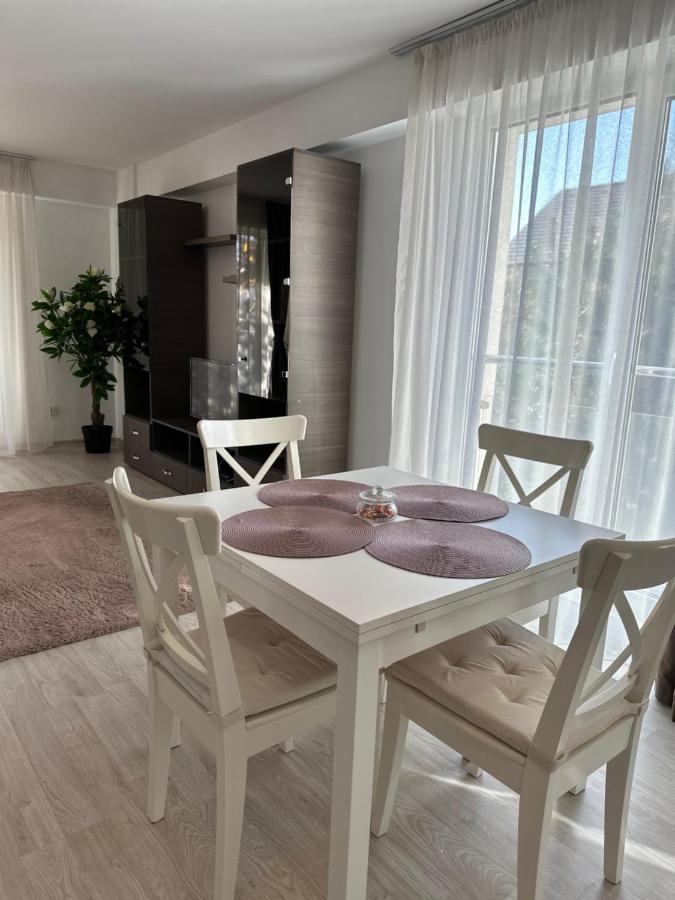 Fly Airport Residences & Therme-Self Check-In Otopeni Eksteriør billede
