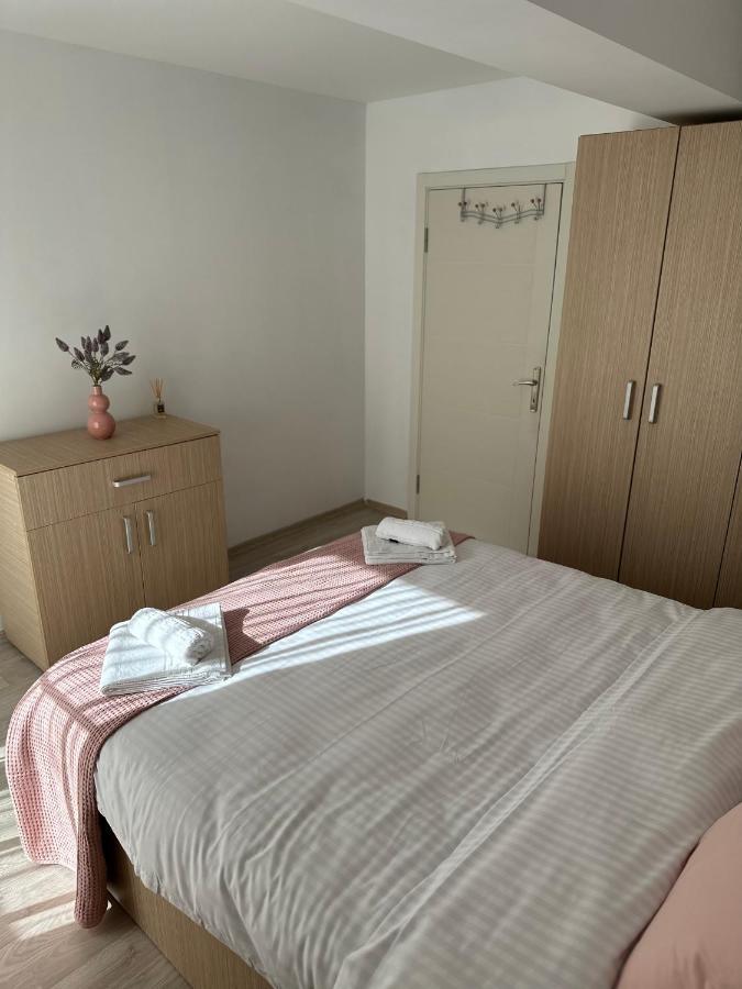 Fly Airport Residences & Therme-Self Check-In Otopeni Eksteriør billede